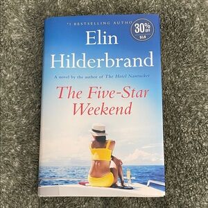The Five-Star Weekend Book by Elin Hilderbrand